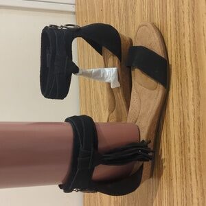Koolaburra By Ugg Saige Sandals- New